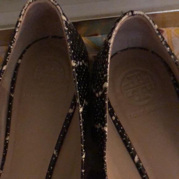 Tory Burch ballet flats Size 9 , blk and white print! - Picture 4 of 5